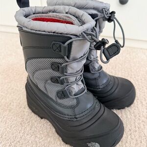 The North Face Alpenglow IV Boot (Kids) size 1